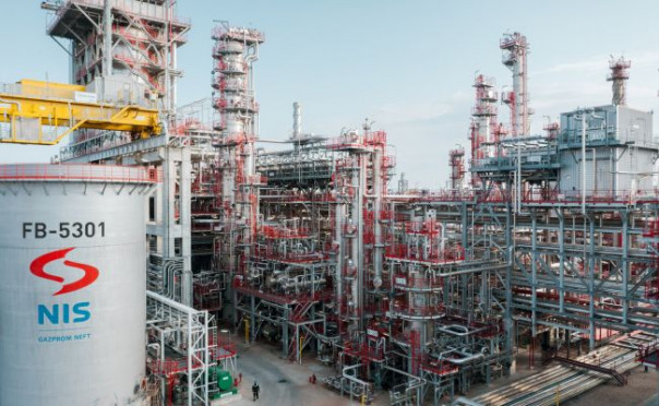 Крупнейшее нефтехимическое предприятие Сербии перешло в собственность «Газпром нефти»