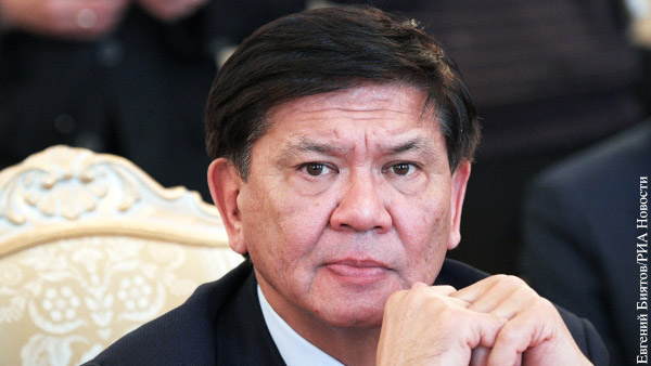 Экс-советник Назарбаева назвал предательство чиновников причиной кризиса