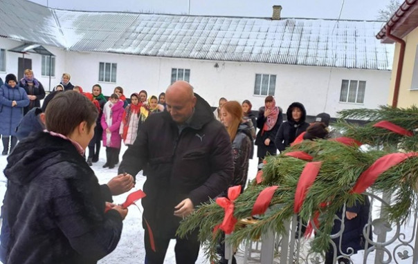 Здобулы: На Ровенщине торжественно открыли школьный туалет за 4 миллиона гривен