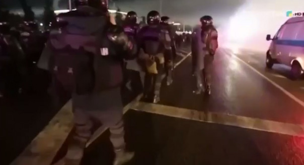 Появилось видео боев в центре Алма-Аты