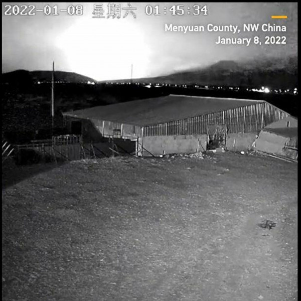 Яркая вспышка перед землетрясением в Китае попала на камеру! Что это такое? Катаклизмы сегодня!