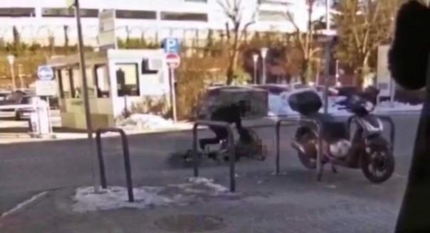 В Австрии мигрант нанёс женщине до 50 ударов ножом, но никто не кинулся на помощь