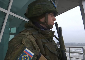 Подразделение ВДВ из состава российского миротворческого контингента приступило к охране международного аэропорта Алматы в Казахстане