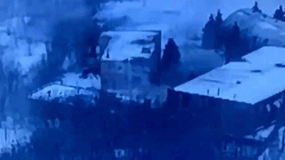 Укрофашисты  опубликовали видео нанесения удара по складам в Донецке