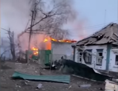 Ужасные последствия обстрела Старобельска: украинские националисты обстреляли из «Градов» жилые кварталы города, есть погибшие (Видео)