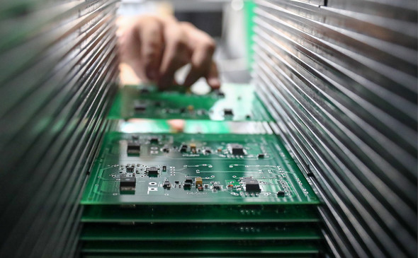 Великобритания запретит экспорт микроэлектроники в Россию