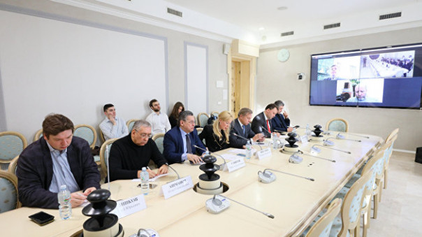 «Без блокировок YouTube обойтись не удастся». В Общественной палате РФ обсудили работу IT-гигантов