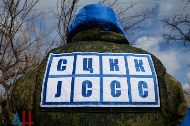 В Горловке сгорел большой частный дом с гаражом и автомобилем, госпитализирован мужчина