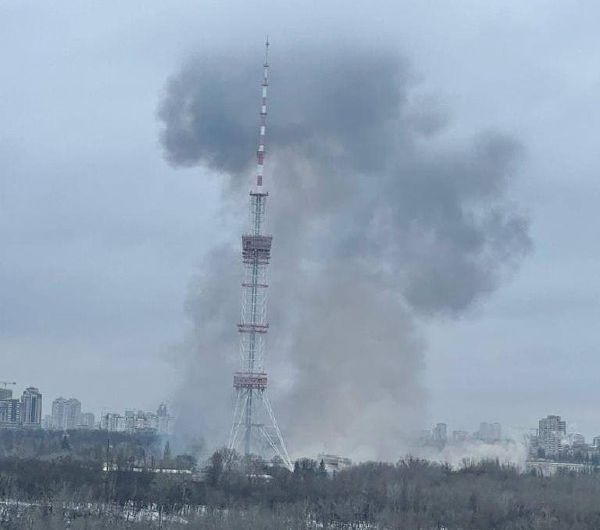 День, когда пали башни: В Киеве высокоточным оружием снесена телебашня