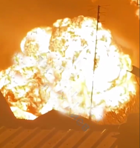 "Калибры" прилетели! В городах б/Украины чудовищные взрывы. Под Киевом уничтожена нефтебаза