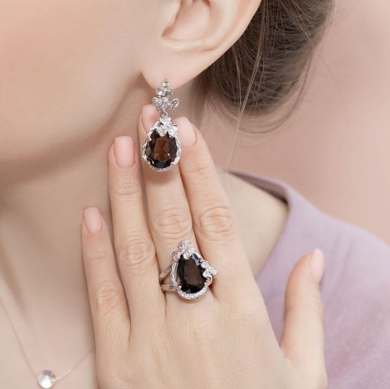 Серебряные серьги и их преимущества