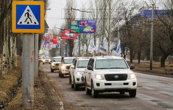 Украинские националистические формирования захватили около 20 автомобилей СММ ОБСЕ