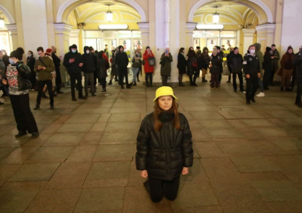 Пока наши ребята зачищают нацизм на Украине, русофобские твари скачут на «антивоенных» митингах