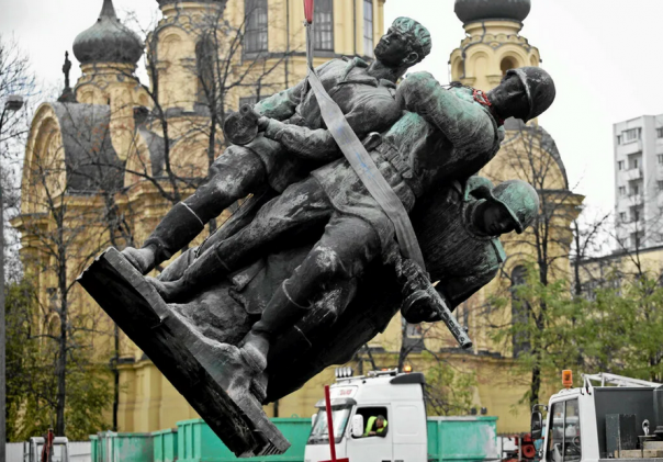 Пока в Польше не изберут нормальных политиков, там будет царить русофобия