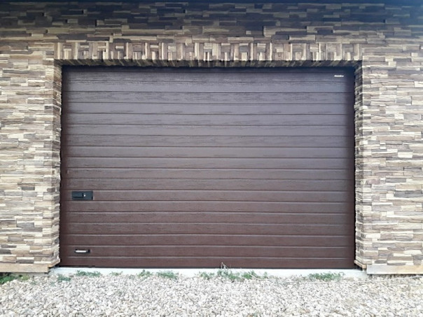 Секционные ворота