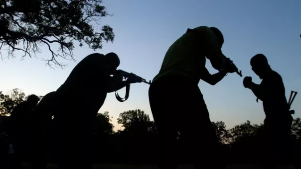 #Материалы следствия: как бойцы «Азова»* выбивали зубы и уродовали жителей Мариуполя | Улицы и парки Мариуполя заполняют трупы. Людей хоронят на месте