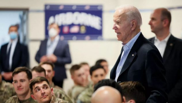 Байден оговорился и "намекнул" на отправку американских войск на Украину