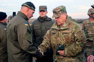 Чем кормит Америка украинскую Раду