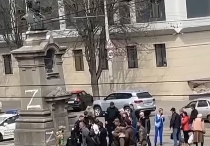 На Украине решили сносить памятники Пушкину — в некоторых городах монумент уже демонтировали