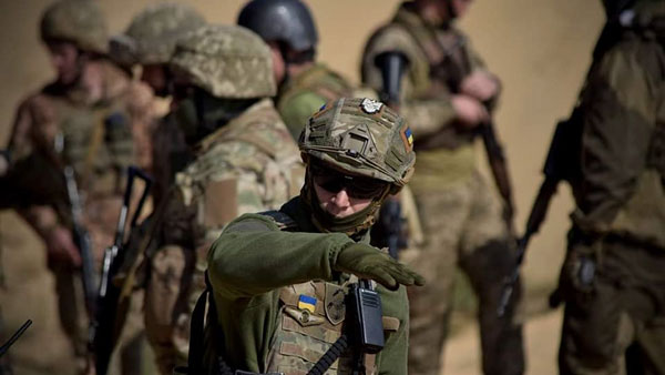 Сдавшиеся морпехи ВСУ помогли в операции милиции ДНР в Мариуполе