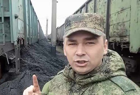 Очередная подлость укрфашистов: В Васильевке на ЖД станции ВФУ высыпали весь уголь из вагонов