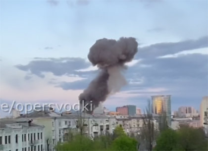 Эпичные кадры калибровки оборонного завода «Артем» в Киеве, прилёт по аэропорту "Жуляны", в Харькове уничтожен штаб ТРО/Азова