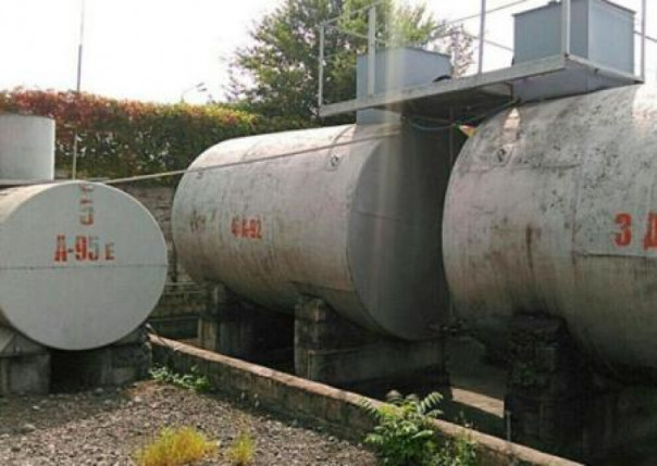 На Банковой остатки ГСМ надеются спрятать в вагонах поездов и нефтевозах