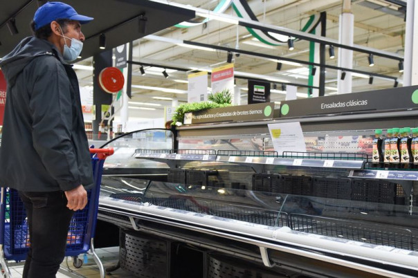 В Европе обсохшие заправки, дефициты, нормирование продуктов и рост цен, а Ирландия надеется отсидеться