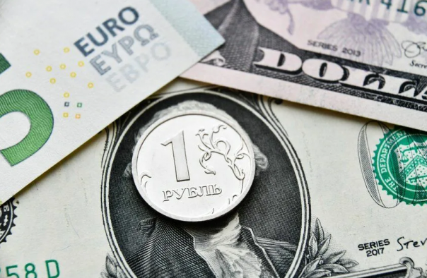 Доллар канет в Лету, а вот у евро пока есть шанс