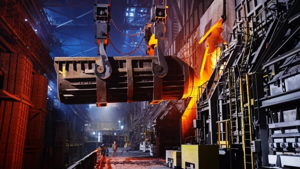 Великобритания запретила импорт чугуна и стали из России