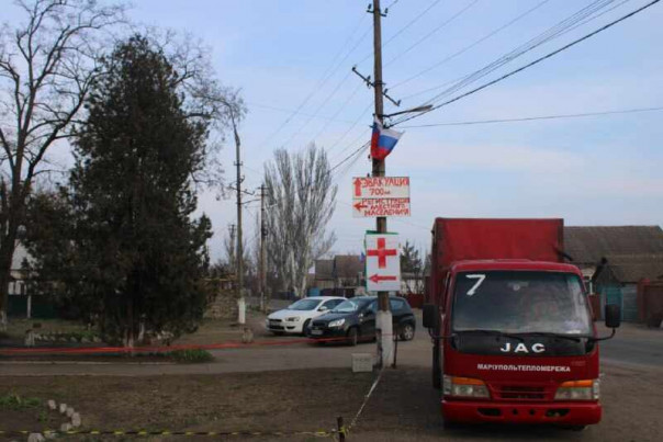 «Когда мы хотели пройти к детям, по нам стреляли снайперы»: беженцы из Мариуполя разыскивают своих родственников