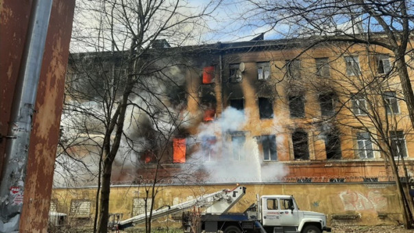 В Твери горит помещение Центрального НИИ войск ВКО
