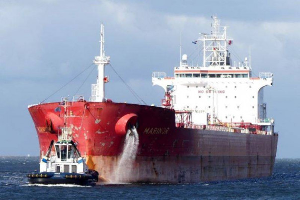 Власти Нидерландов не сумели воспрепятствовать заходу в свой порт судна с нефтью из России