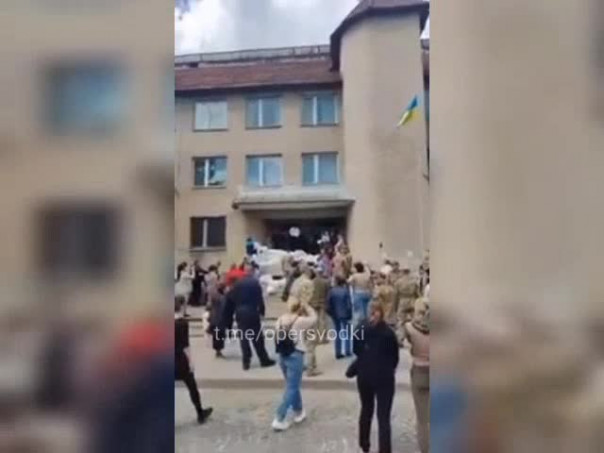 Штурм военкомата в Закарпатье