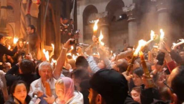 В храме Гроба Господня в Иерусалиме сошел Благодатный огонь