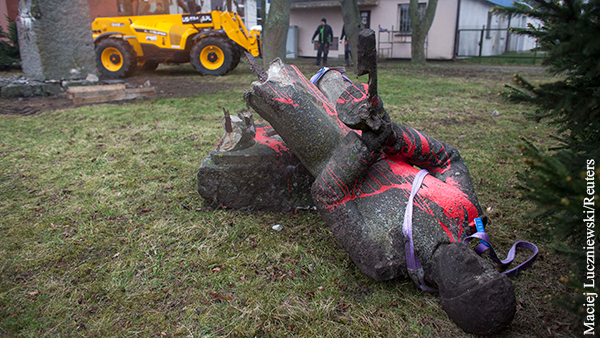 Восточная Европа должна ответить за войну с памятниками