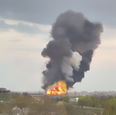 Во Львове прогремел очень сильный взрыв после прилёта "Калибров" (Видео)