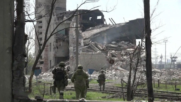 В Минобороны России сообщили, что боевики вышли на огневые позиции на «Азовстали» во время режима тишины