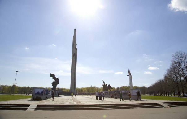 Сейм Латвии снял препятствия для сноса памятников советским воинам