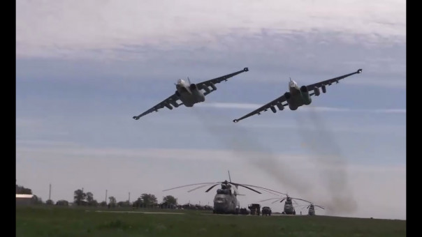 Кадры боевых вылетов российских Су-25 на Харьковском направлении