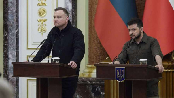 Запад превращает Украину в концлагерь, а Польшу назначает надзирателем в нем