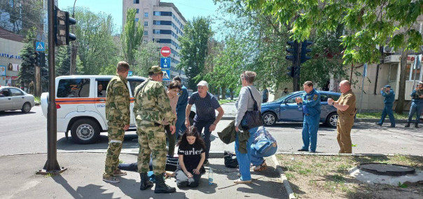 Укрофашисты обстреляли центр Донецка, в том числе школы, пять человек погибли