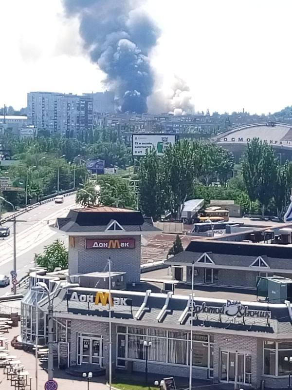 За час по Донецку прилетело 50 ракет РСЗО «Град» и 18 снарядов крупнокалиберной артиллерии