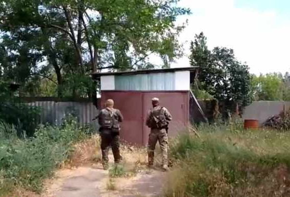 Военная полиция РФ обнаружила в Херсонской области украинский схрон с иностранным оружием