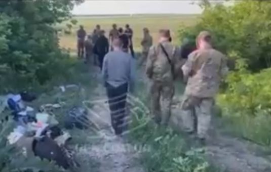 Командиры ВСУ апробируют новые способы борьбы с недовольством солдат - оставить в чистом поле без оружия и еды