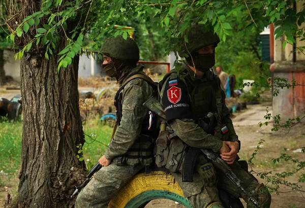 На стеле "Северодонецк" на въезде в город установлен российский флаг | Обстановка в городе и на промзоне