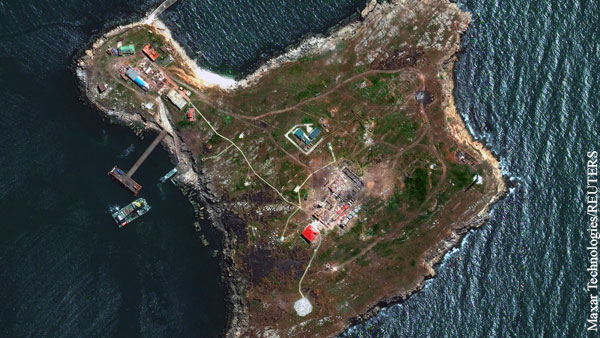 Зачем Украина упорно атакует остров Змеиный