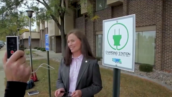 Нежданчик - Президент концерна General Motors Кристин Циммерман признала, что электромобили фактически заправляются за счет природного газа