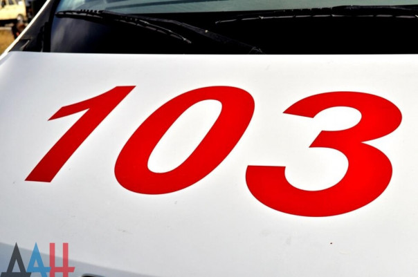 Двое детей ранены огнем украинских боевиков на севере Макеевки, силы ПВО сбили в небе над Торезом украинскую ракету