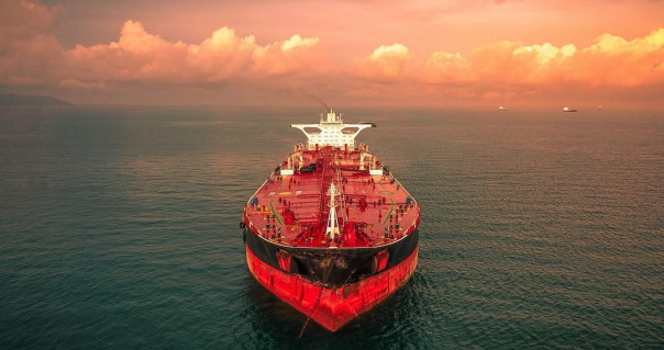 Танкеры с российской нефтью исчезают с радаров посреди океана